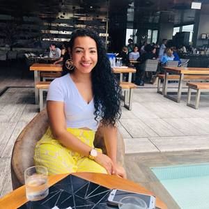 Meet your Posher, Laura